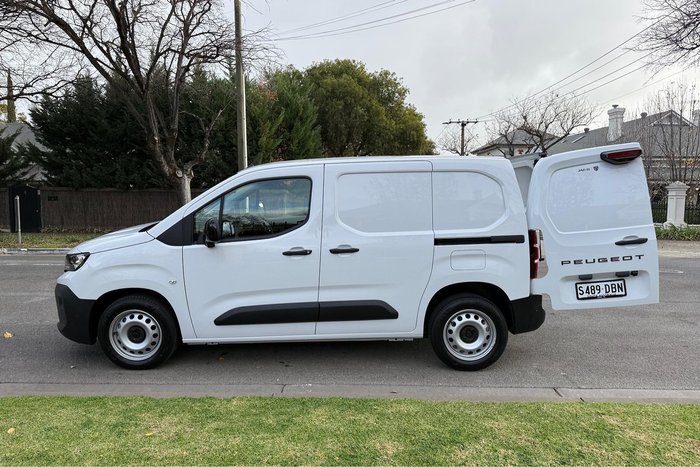 2024 Peugeot Partner Pro