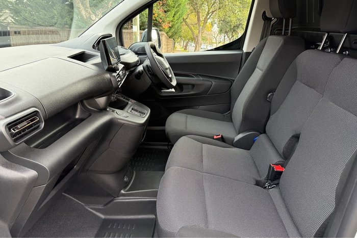 2024 Peugeot Partner Pro