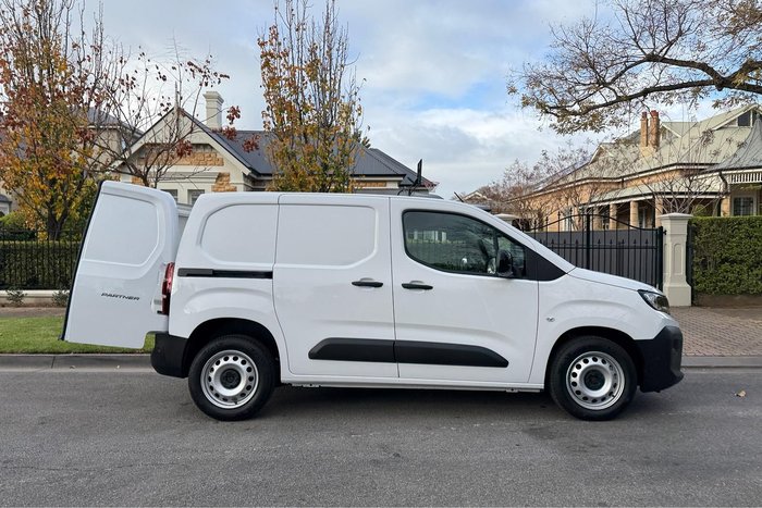 2024 Peugeot Partner Pro