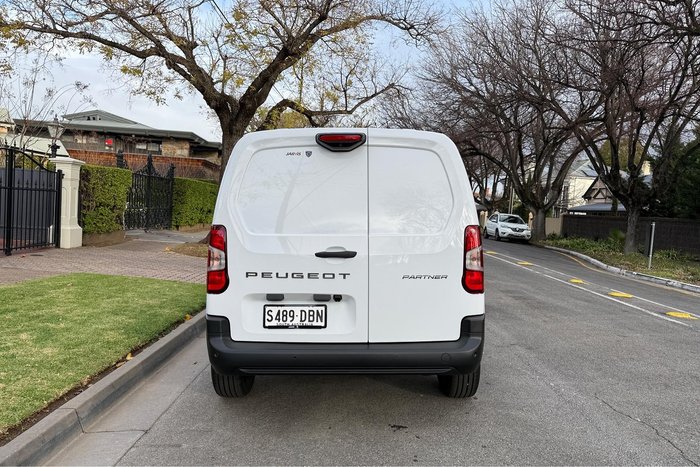 2024 Peugeot Partner Pro