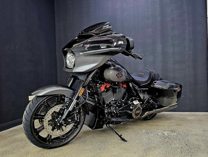 2025 Harley-Davidson CVO Street Glide 121 (FLHXSE) Touring
