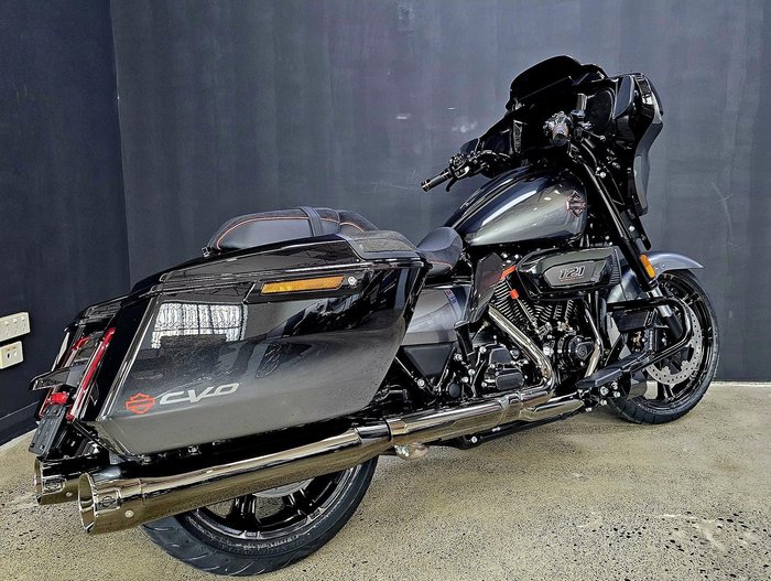 2025 Harley-Davidson CVO Street Glide 121 (FLHXSE) Touring
