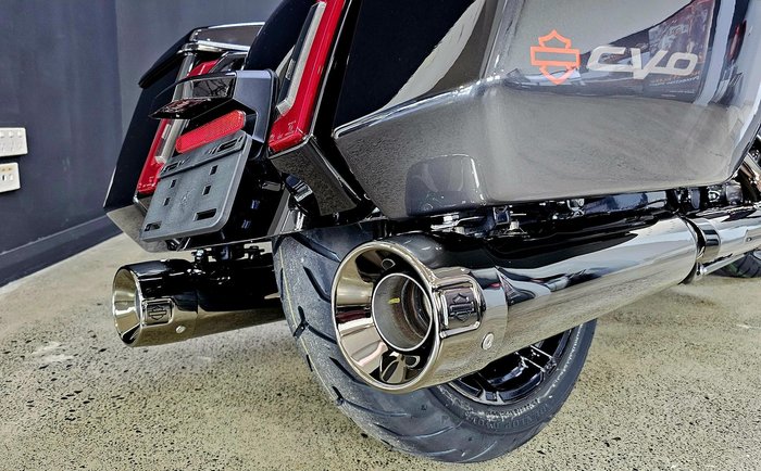 2025 Harley-Davidson CVO Street Glide 121 (FLHXSE) Touring