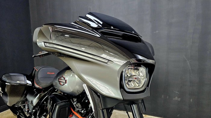 2025 Harley-Davidson CVO Street Glide 121 (FLHXSE) Touring