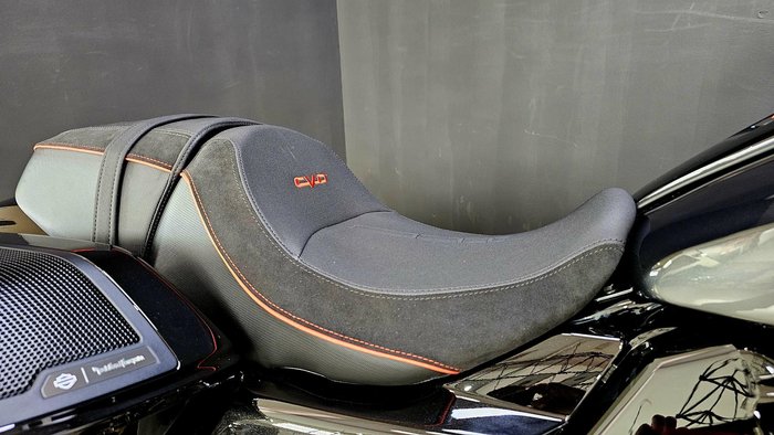2025 Harley-Davidson CVO Street Glide 121 (FLHXSE) Touring