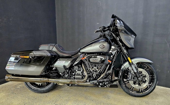 2025 Harley-Davidson CVO Street Glide 121 (FLHXSE) Touring