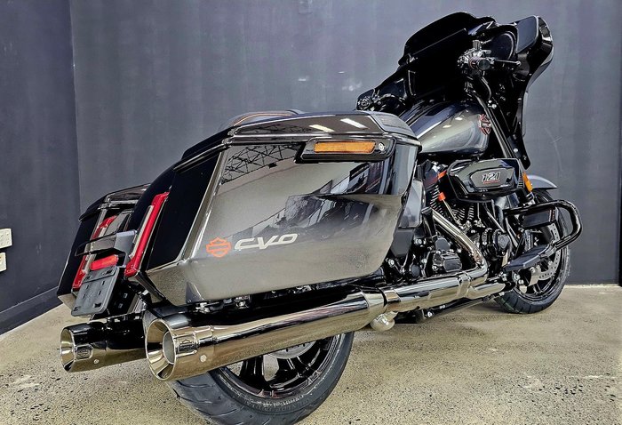 2025 Harley-Davidson CVO Street Glide 121 (FLHXSE) Touring