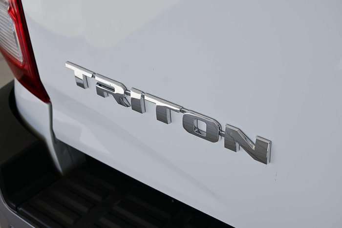 2025 Mitsubishi Triton GLX+