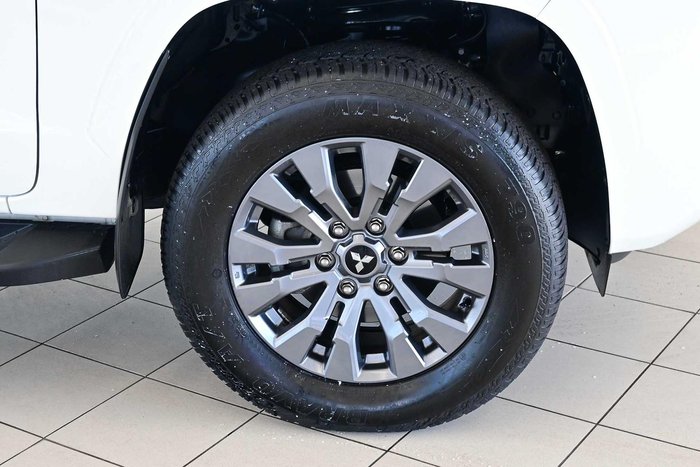 2024 Mitsubishi Triton GLS
