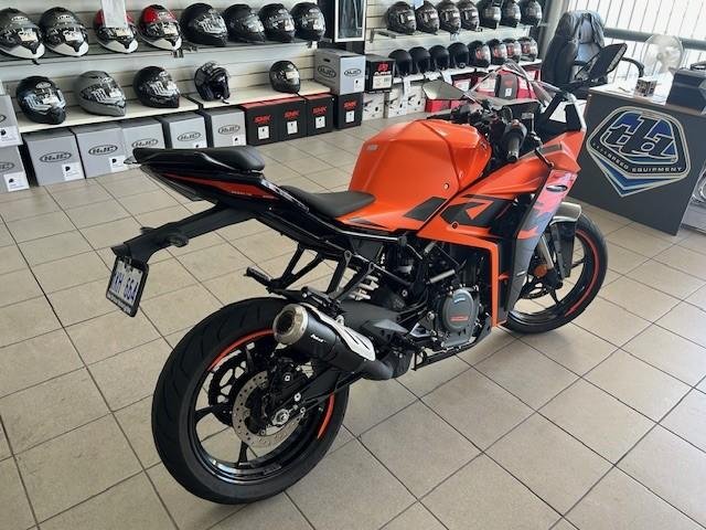 2022 KTM RC 390 RC Orange