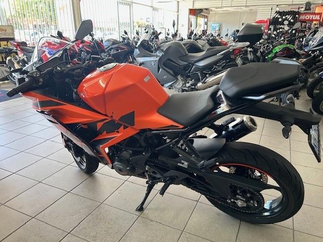 2022 KTM RC 390 RC Orange