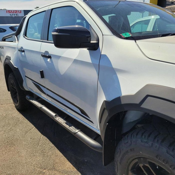 2024 Isuzu D-MAX BLADE