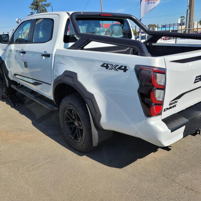 2024 Isuzu D-MAX BLADE