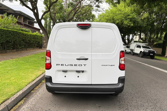 2024 Peugeot Partner Pro