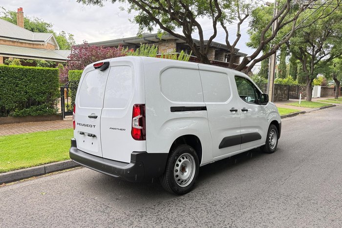 2024 Peugeot Partner Pro