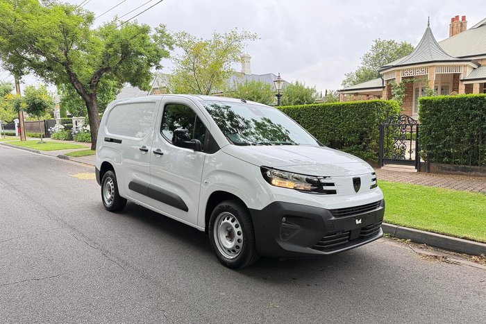 2024 Peugeot Partner Pro