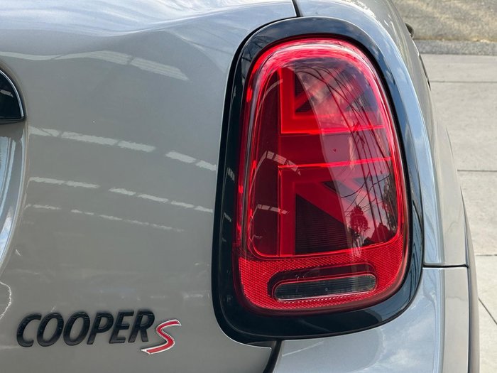 2024 MINI Hatch Cooper S MINI Yours F55 LCI-2 Melting Silver III