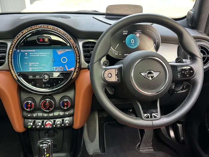 2024 MINI Hatch Cooper S MINI Yours F55 LCI-2 Melting Silver III