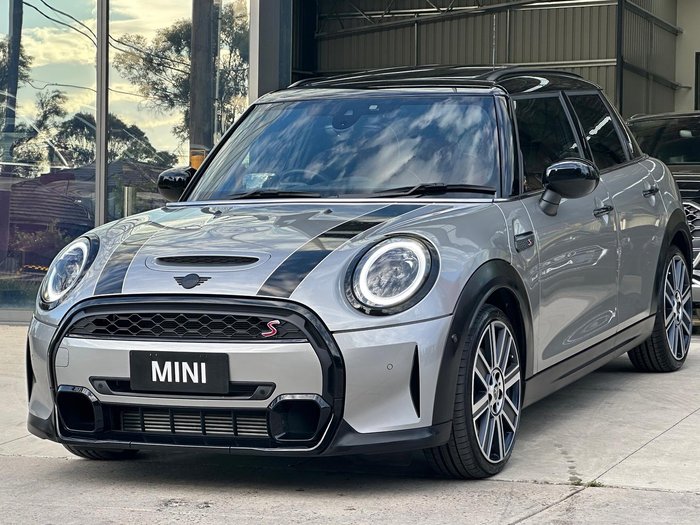2024 MINI Hatch Cooper S MINI Yours F55 LCI-2 Melting Silver III