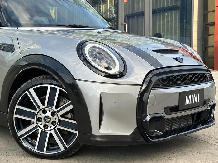 2024 MINI Hatch Cooper S MINI Yours F55 LCI-2 Melting Silver III
