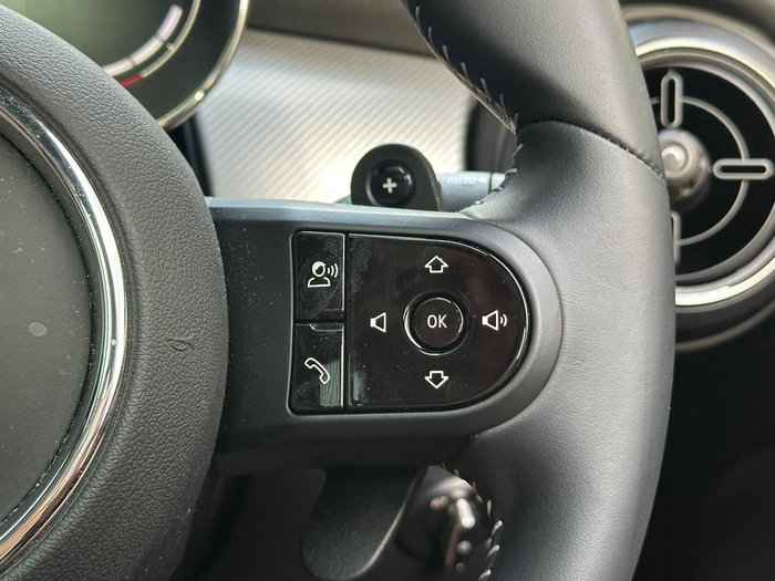 2024 MINI Hatch Cooper S MINI Yours F55 LCI-2 Melting Silver III