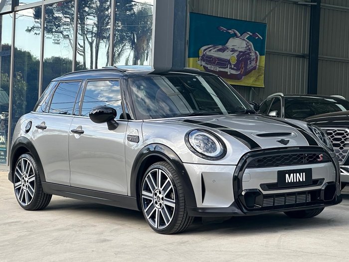 2024 MINI Hatch Cooper S MINI Yours F55 LCI-2 Melting Silver III