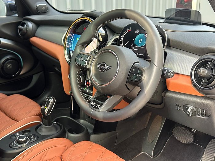 2024 MINI Hatch Cooper S MINI Yours F55 LCI-2 Melting Silver III