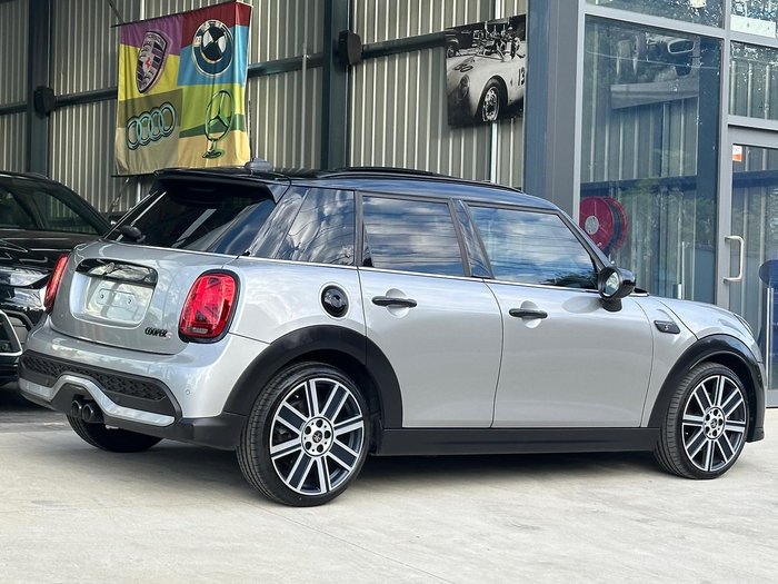 2024 MINI Hatch Cooper S MINI Yours F55 LCI-2 Melting Silver III