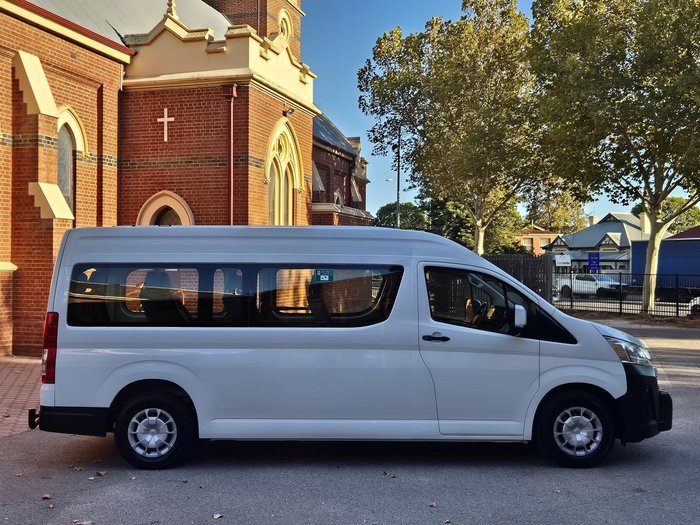 2019 Toyota Hiace Commuter