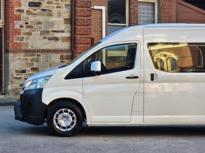 2019 Toyota Hiace Commuter