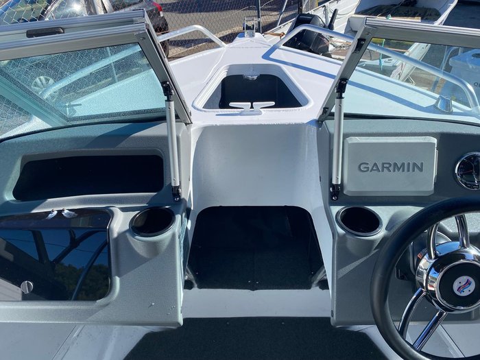 2025 QUINTREX 430 Fishabout