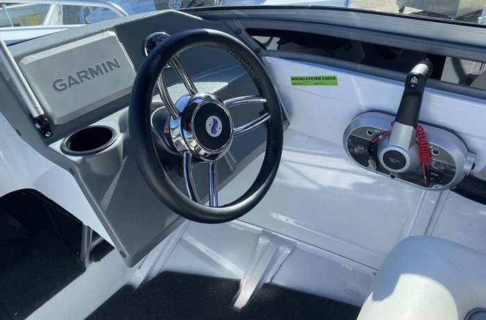 2025 QUINTREX 430 Fishabout