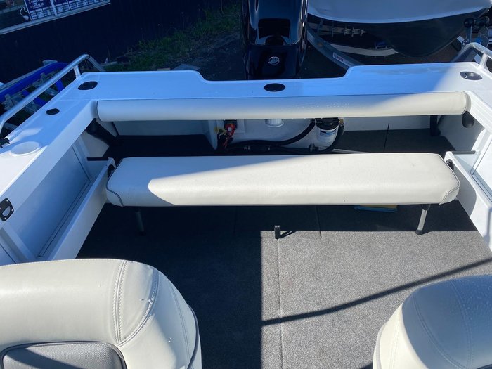 2025 QUINTREX 430 Fishabout