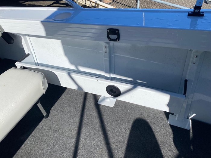 2025 QUINTREX 430 Fishabout