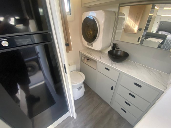 2025 JB Caravans 20.6' Scorpion Sting Save $14,480 Was $144,800