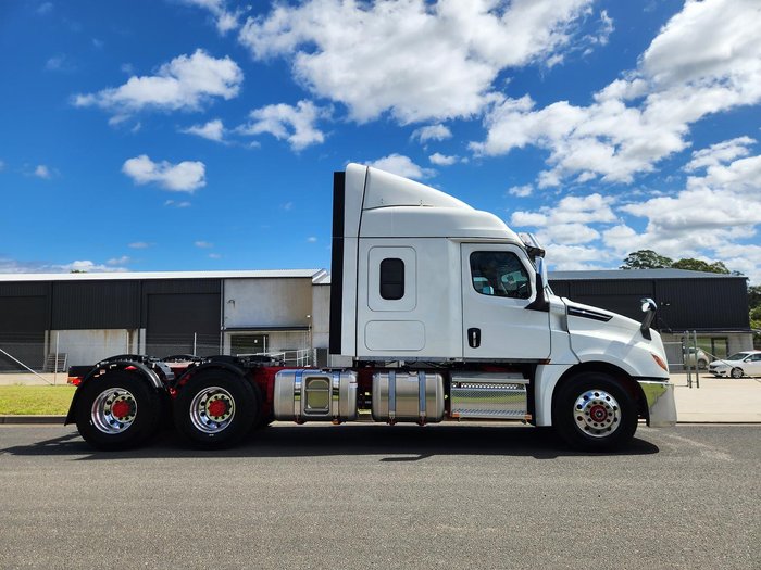 2024 Freightliner Cascadia 126