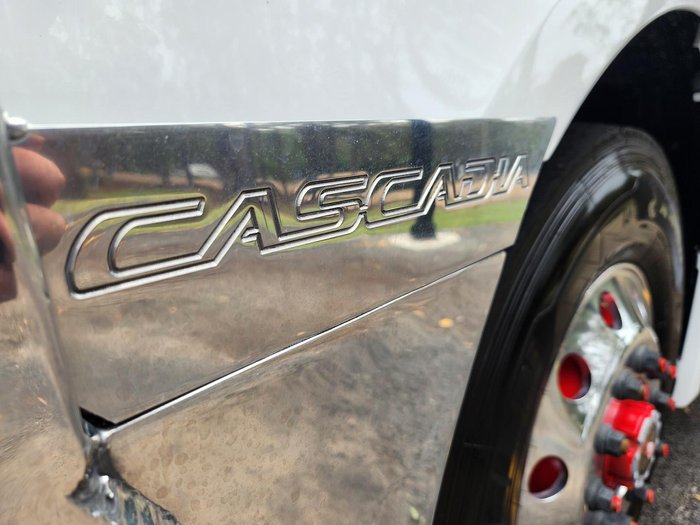 2024 Freightliner Cascadia 126 White