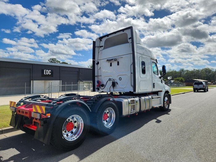 2024 Freightliner Cascadia 126