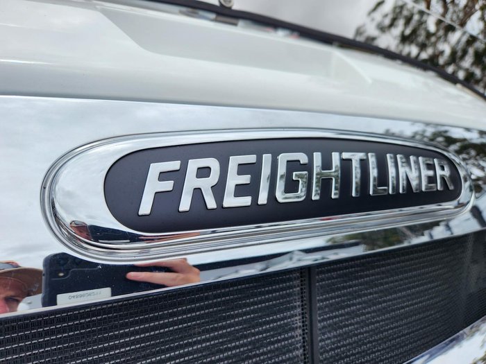 2024 Freightliner Cascadia 126 White
