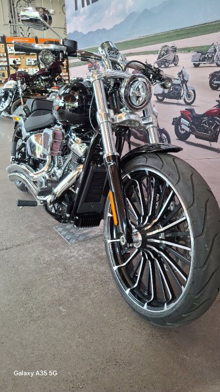 2025 Harley-davidson FXBR BREAKOUT (117) Vivid Black