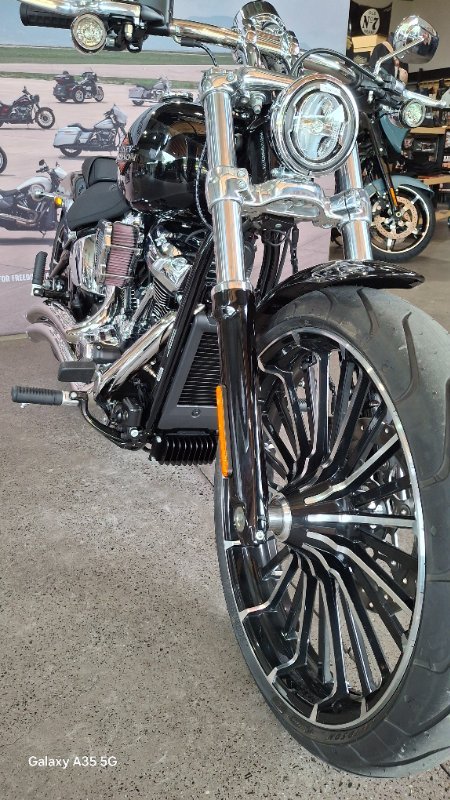 2025 Harley-davidson FXBR BREAKOUT (117) Vivid Black