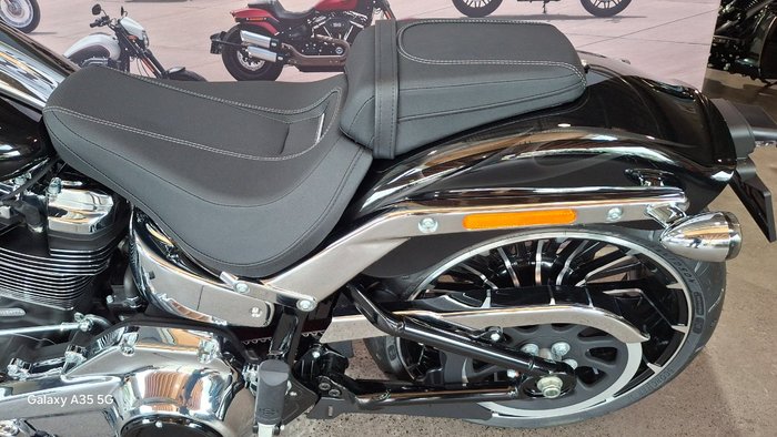2025 Harley-davidson FXBR BREAKOUT (117) Vivid Black