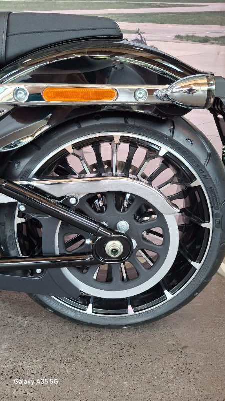 2025 Harley-davidson FXBR BREAKOUT (117) Vivid Black