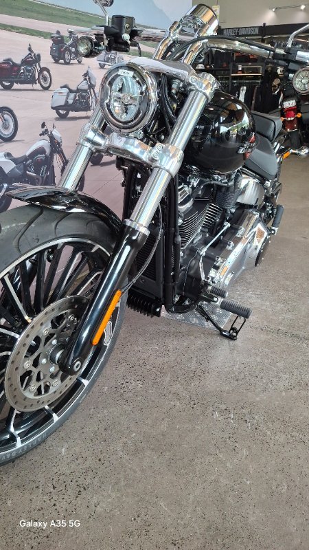 2025 Harley-davidson FXBR BREAKOUT (117) Vivid Black