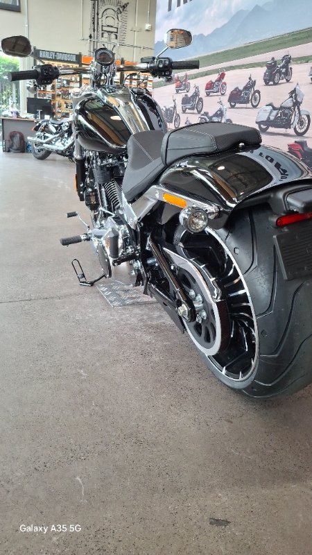 2025 Harley-davidson FXBR BREAKOUT (117) Vivid Black