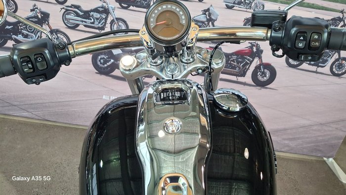 2025 Harley-davidson FXBR BREAKOUT (117) Vivid Black