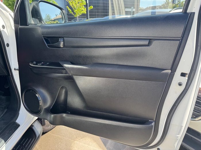 2019 Toyota Hilux SR