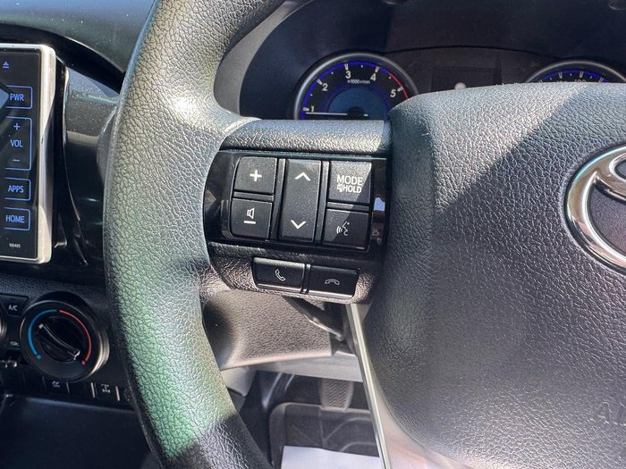 2019 Toyota Hilux SR