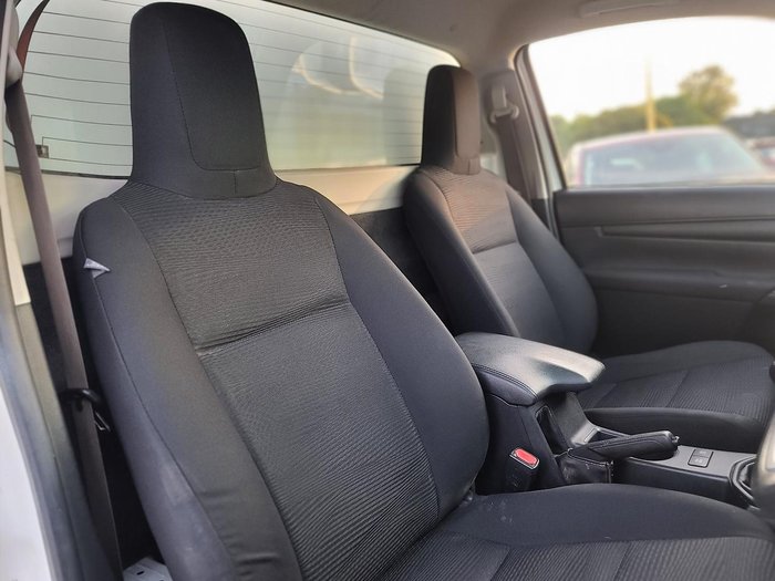 2019 Toyota Hilux SR