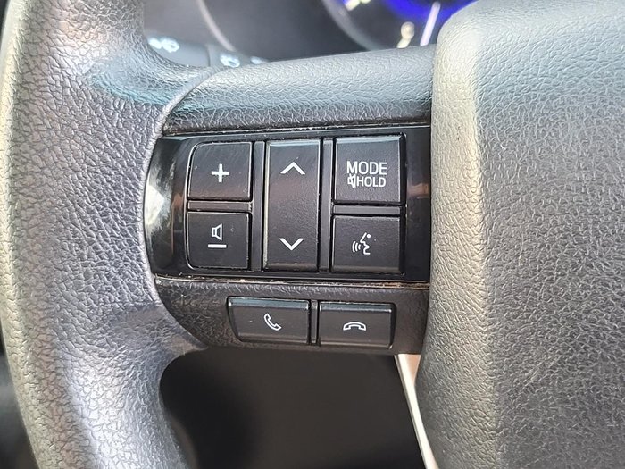 2019 Toyota Hilux SR